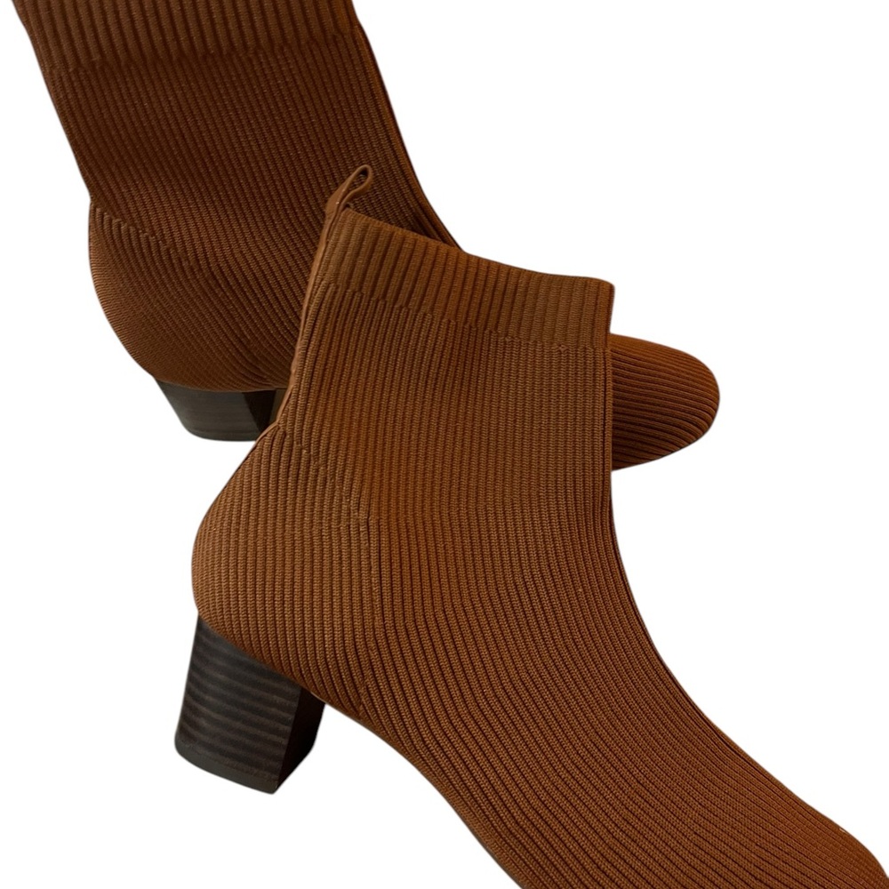 NEELY Ribbed Knit Block Heel Ankle Boots – Size 9.5